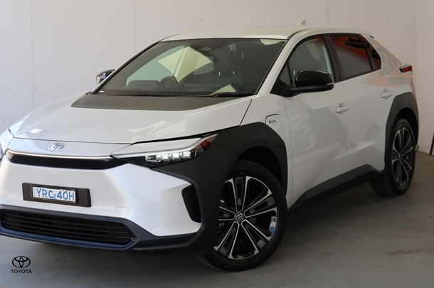 2023 Toyota bZ4X Base in White