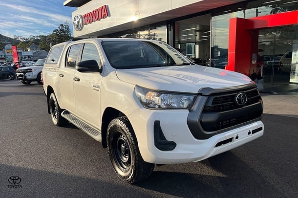 Image of 2021 Toyota Hilux SR