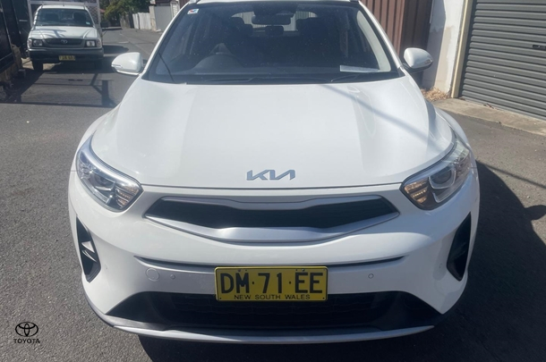 2024 Kia Stonic S in Clear White (Ud)