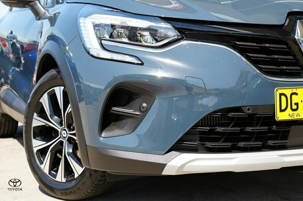 2023 Renault Captur Life in Blue