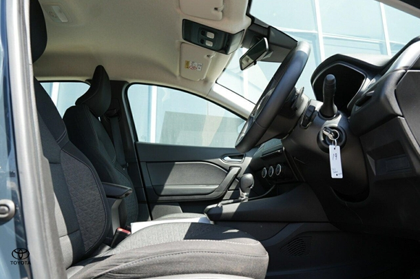 2023 Renault Captur Life in Blue