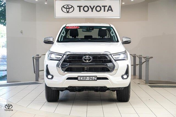 2022 Toyota Hilux SR5 in White