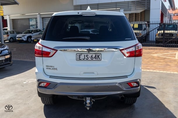 2020 Isuzu MU-X LS-U in White