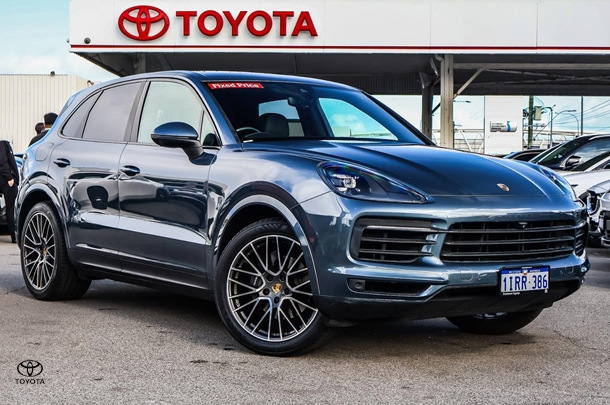2018 Porsche Cayenne Base in Blue