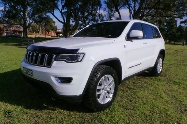 2018 Jeep Grand Cherokee Laredo in White