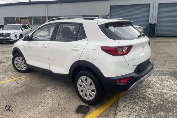 2023 Kia Stonic S in Snow White Pearl (Swp)