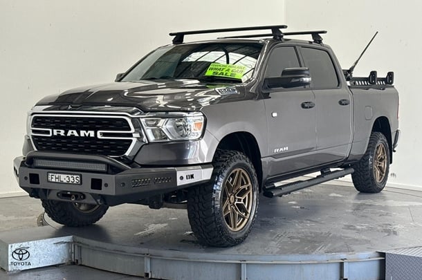 2023 RAM 1500 Big Horn in Grey