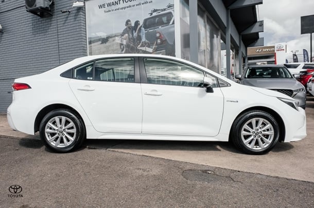 2023 Toyota Corolla Ascent Sport in White