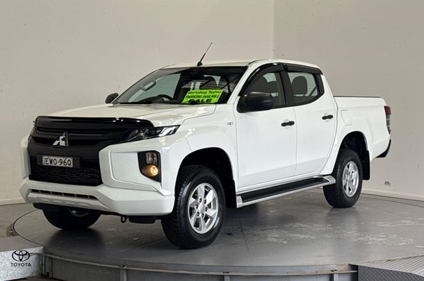 Image of 2022 Mitsubishi Triton GLX+