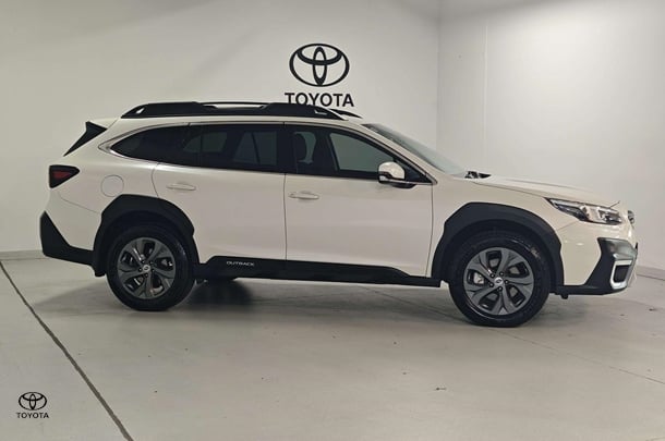 2021 Subaru Outback AWD in White