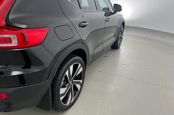 2023 Volvo XC40 Ultimate B5 Dark in Black