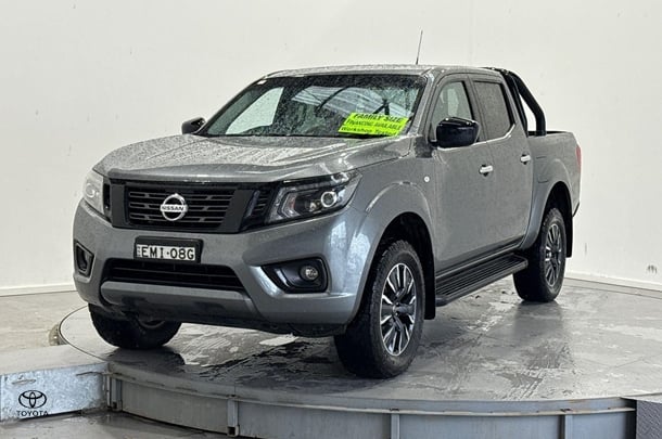 2020 Nissan Navara ST in Grey