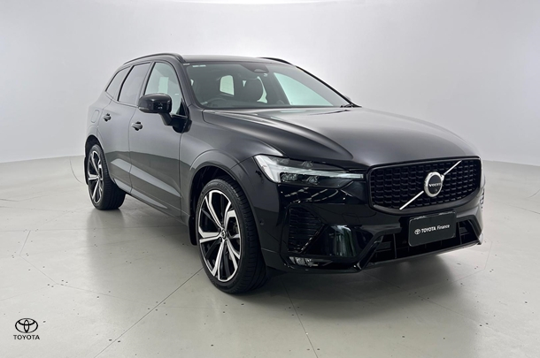 2021 Volvo XC60 B6 R-Design in Black