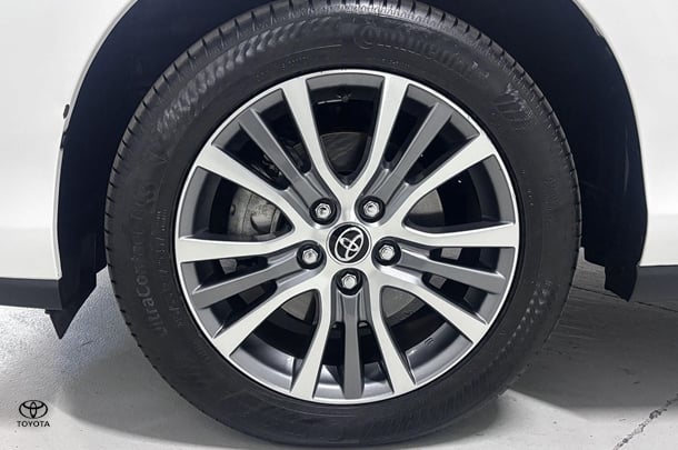 2016 Toyota Tarago Ultima in White