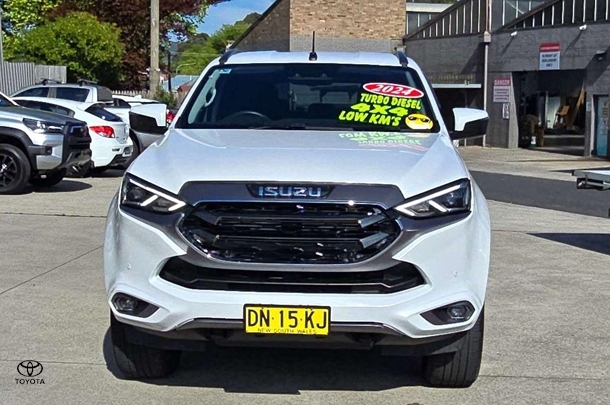 2024 Isuzu MU-X LS-T in White