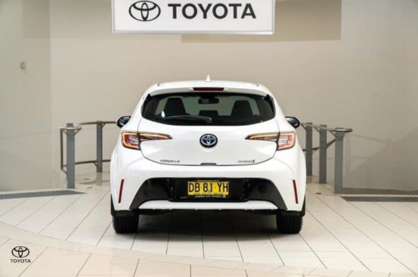 2021 Toyota Corolla Ascent Sport Hybrid in White