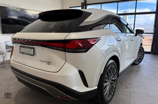 2025 Lexus RX RX450h+ Sports Luxury in White