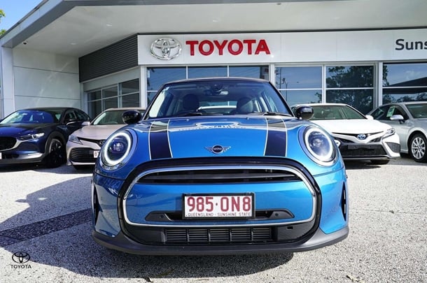 2021 MINI Hatch Cooper Classic in Blue
