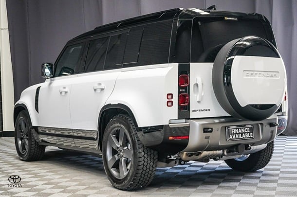 2025 Land Rover Defender 110 D350 X-Dynamic HSE in White