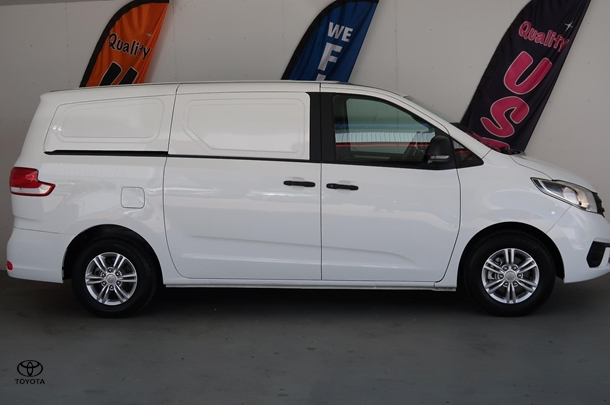2022 LDV G10 + in White