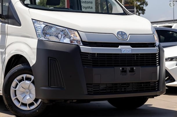 2025 Toyota Hiace Commuter in White
