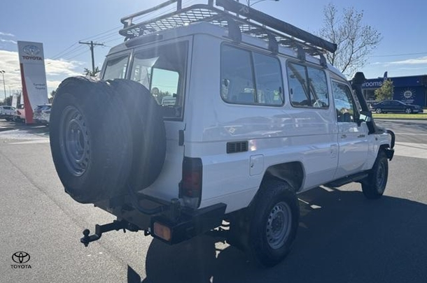 2013 Toyota Landcruiser Workmate in White