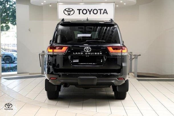 2023 Toyota Landcruiser VX in Black