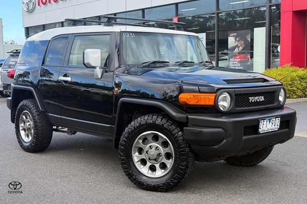 2012 Toyota FJ Cruiser FJ Cruiser in Two Tone Black