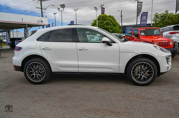 2015 Porsche Macan S in White