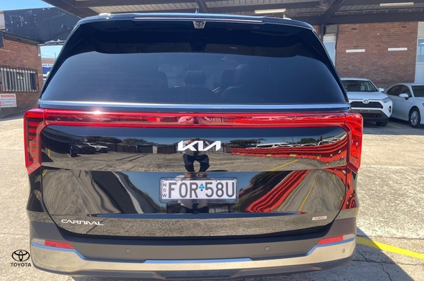 2025 Kia Carnival GT-Line HEV in Aurora Black (Abp)
