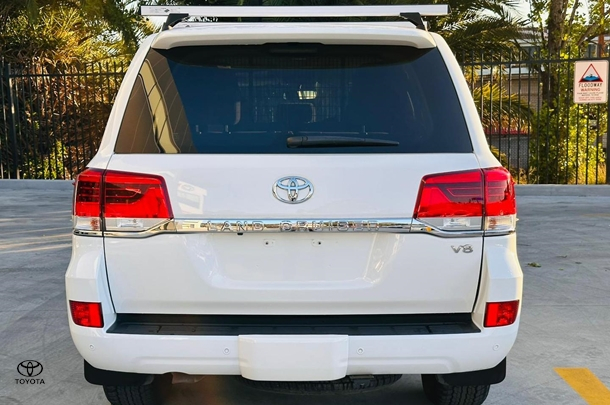 2020 Toyota Landcruiser GXL in White