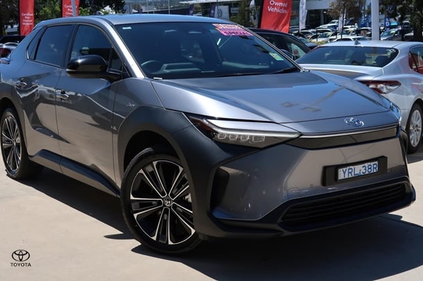 2023 Toyota bZ4X Base in Bronze