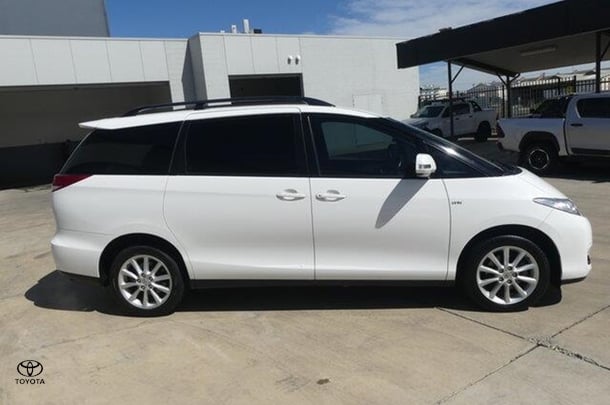 2015 Toyota Tarago GLX in White