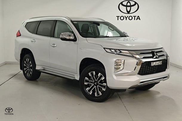 2023 Mitsubishi Pajero Sport Exceed in White