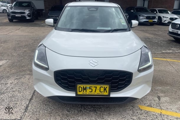 2024 Suzuki Swift Hybrid in White