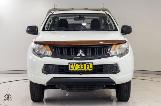 2018 Mitsubishi Triton GLX in White