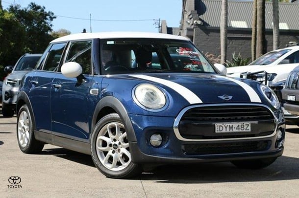2015 MINI Hatch Cooper in Navy Blue