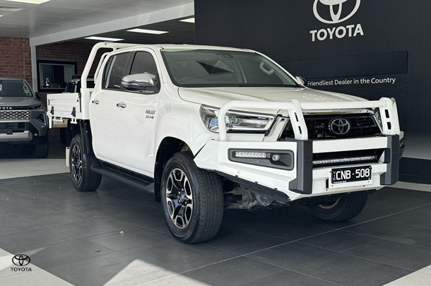 Image of 2023 Toyota Hilux 4x4 SR5