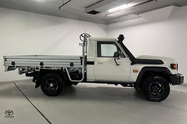 2024 Toyota Landcruiser GX in White