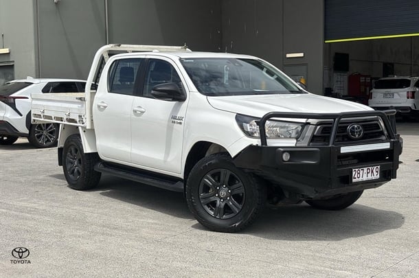 Image of 2023 Toyota Hilux SR