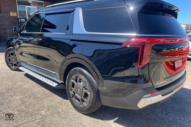 2025 Kia Carnival GT-Line HEV in Aurora Black (Abp)