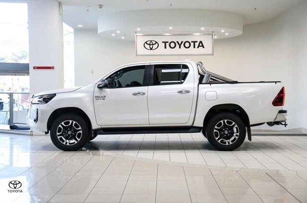 2022 Toyota Hilux SR5 in White