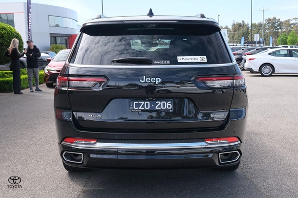 2023 Jeep Grand Cherokee Overland in Black