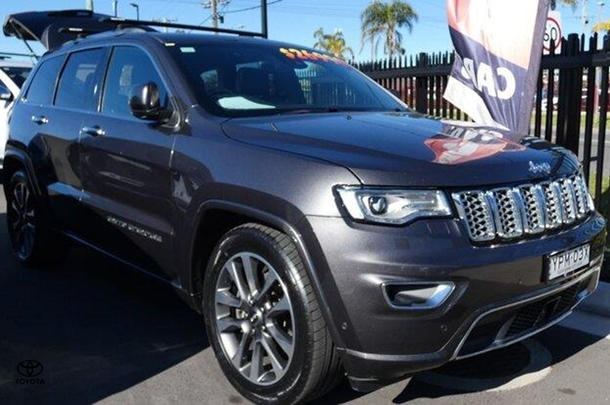2017 Jeep Grand Cherokee Overland in Grey