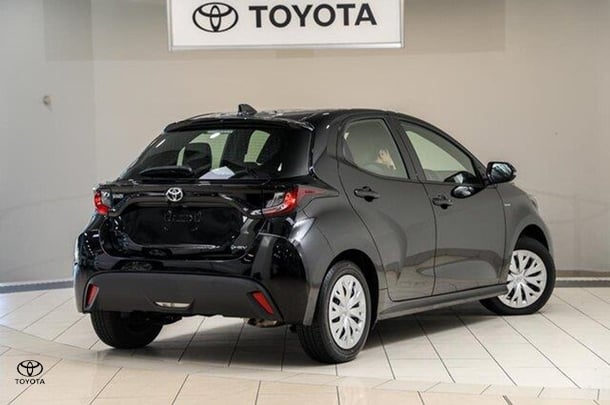 2024 Toyota Yaris Ascent Sport Hybrid in Black