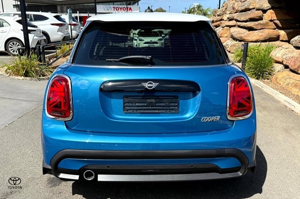 2021 MINI Hatch Cooper Classic in Blue