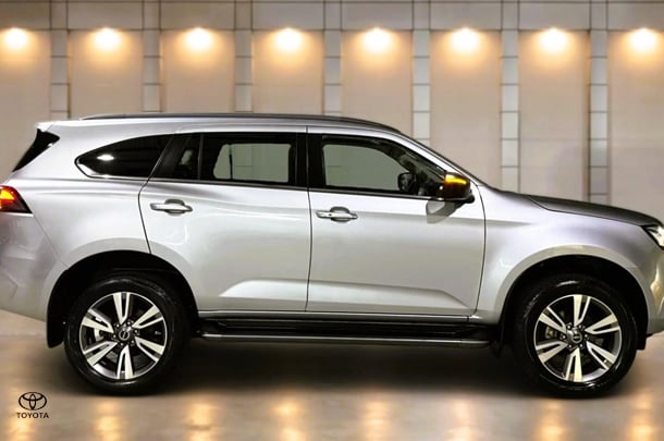 Image of 2023 Isuzu MU-X LS-T