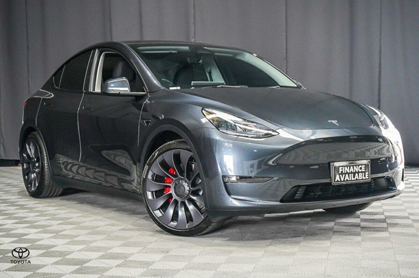 2024 Tesla Model Y Performance in Grey