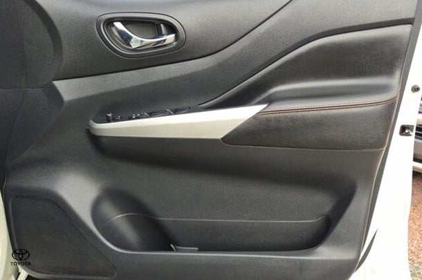 2019 Nissan Navara N-TREK in White