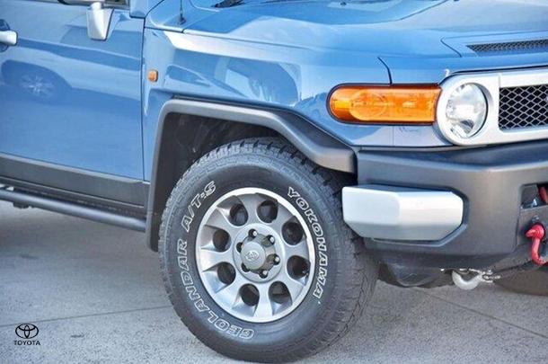 2012 Toyota FJ Cruiser FJ Cruiser in Two Tone Blue